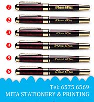 畢業帽/ 呔/ 圍裙/ T恤/ 衛衣/ 外套/ 風褸/ 襪/ 絲巾