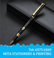 畢業帽/ 呔/ 圍裙/ T恤/ 衛衣/ 外套/ 風褸/ 襪/ 絲巾