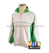 畢業帽/ 呔/ 圍裙/ T恤/ 衛衣/ 外套/ 風褸/ 襪/ 絲巾